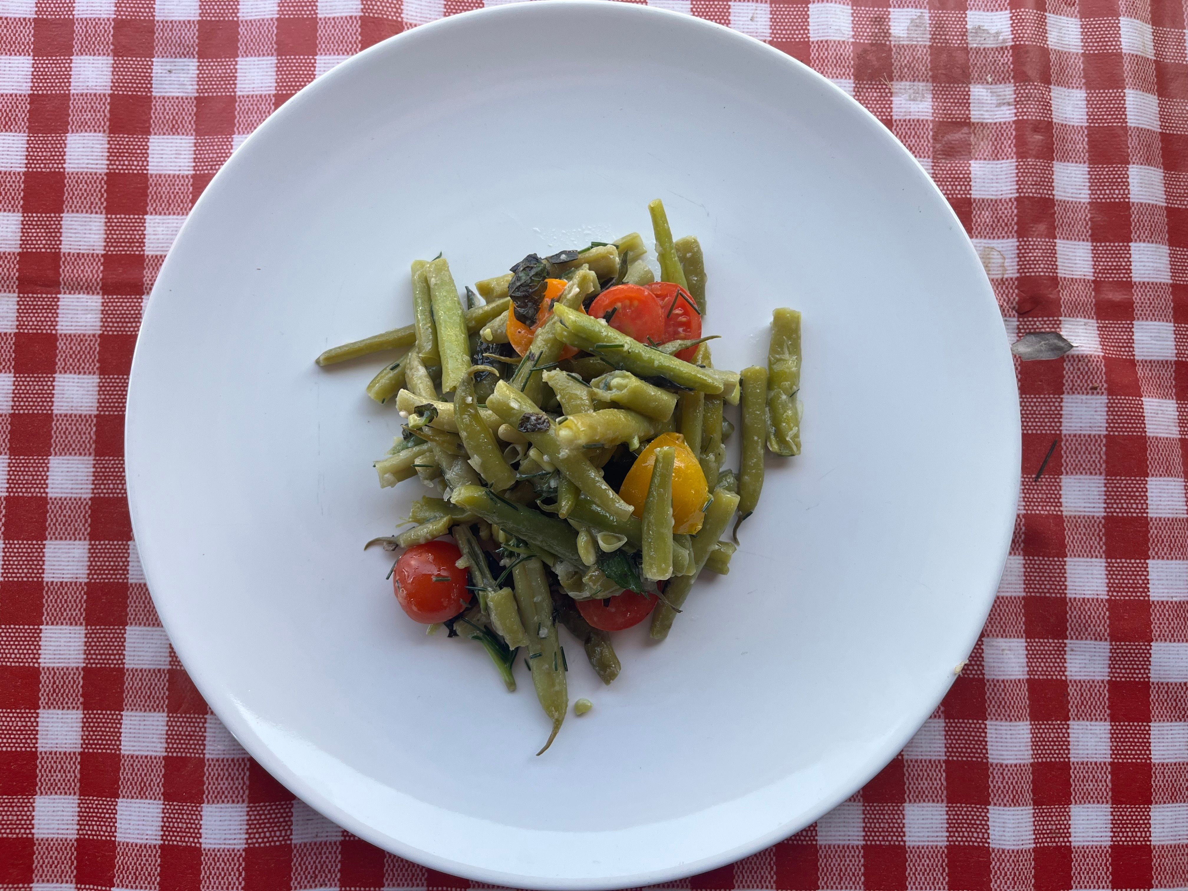 Image of French Beans and Tomatoes Salad with Garlic Dressing