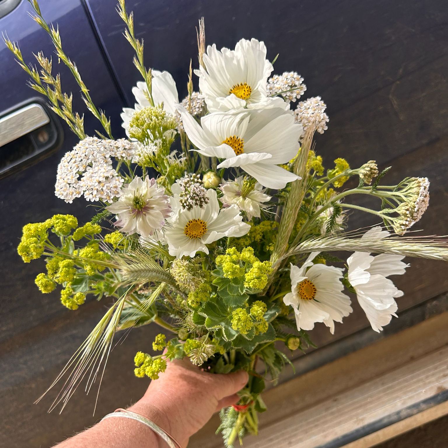 Image of Seasonal Farm Bunch - Wild & White